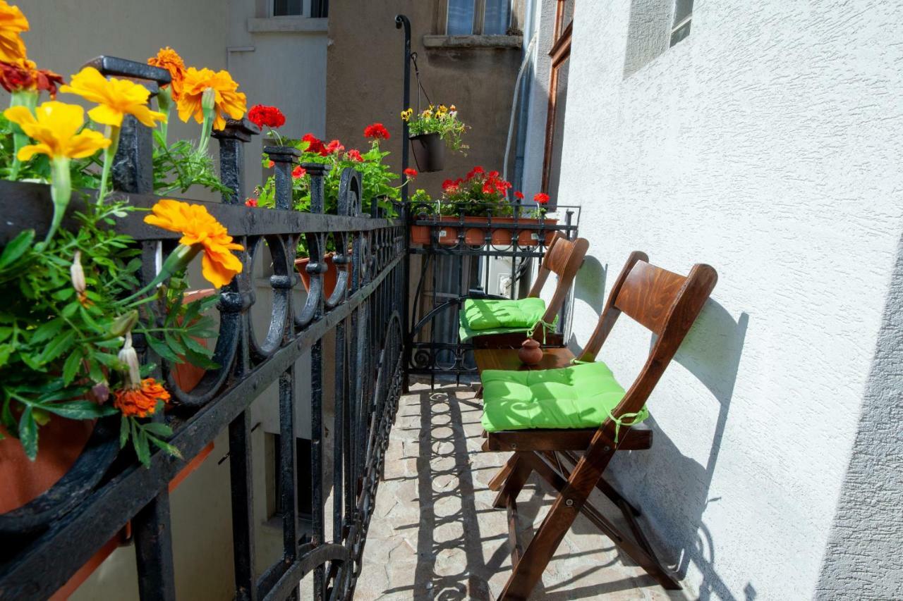 Time Traveling Apartment Sofia City Exterior foto